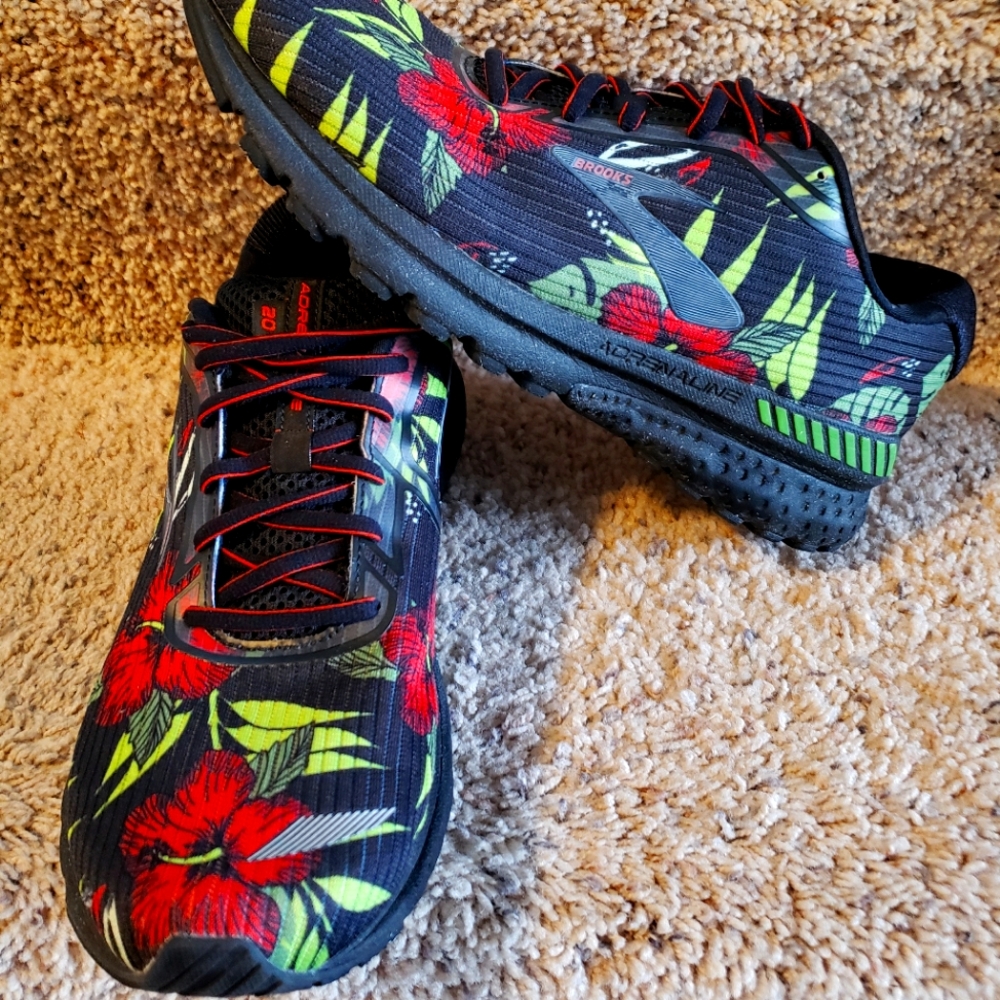 Brooks Adrenaline GTS 20 Tropical collection